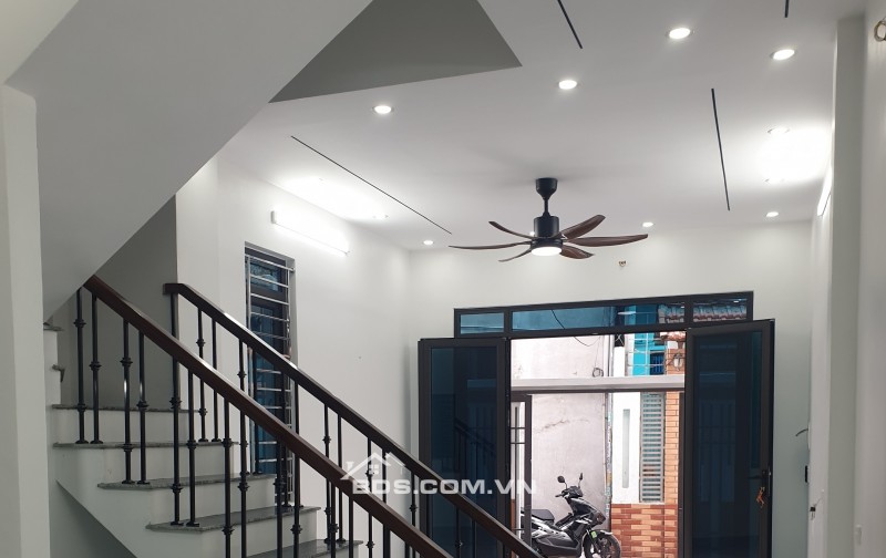 BÁN NHÀ ĐẸP 1.98 TỶ 3 TẦNG 52M2 ( ĐÔNG NAM ) NGÕ TRẦN HUY LIỆU