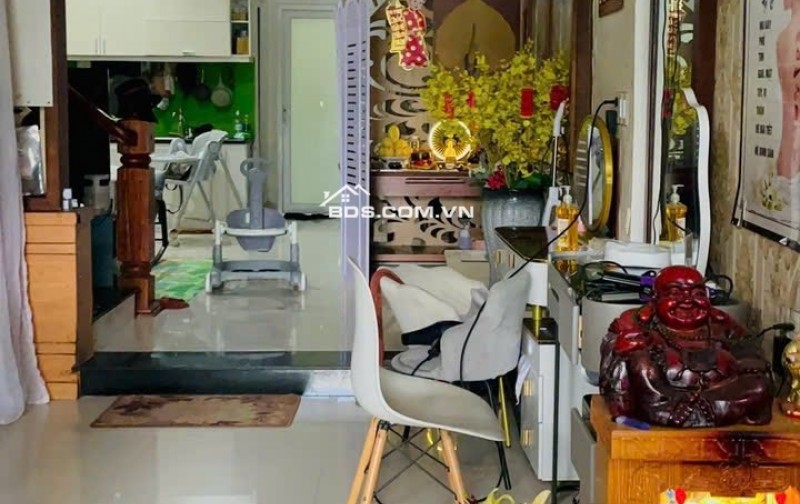 Bán nhà 3 tầng đường Nguyễn Xí -  Trục đường kinh doanh