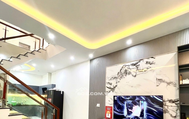 Bán nhà 3 tầng đường Lê Thạch - Gần đường Tú Mở