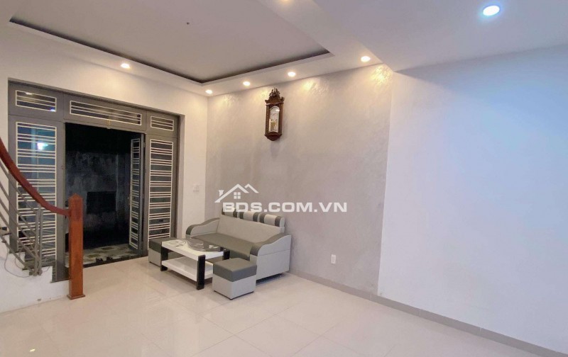 Bán nhà đẹp 4 tầng Lạc Long Quân Quận 11, 4PN dòng tiền 12tr/tháng giá 4.xx tỷ