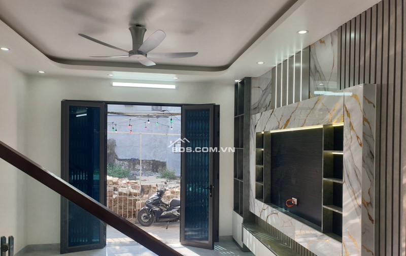 BÁN NHÀ ĐẸP 2.586 TỶ 3 TẦNG 46M2 ( ĐÔNG NAM ) NGÕ PHÙ NGHĨA