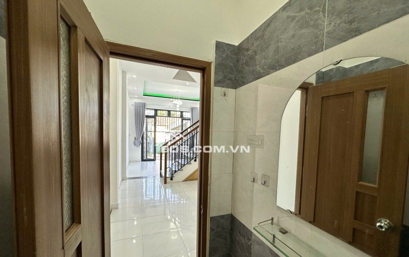 Bán nhà 2 tầng kiệt Ô TÔ vào đến nhà K82 Nguyễn Lương Bằng