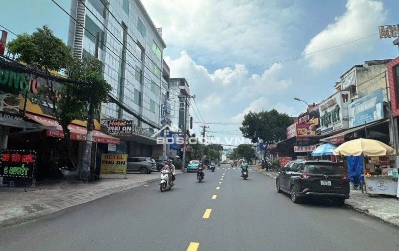 Bán nhà MTKD đa nghề ngang 7m có hầm Lê Đức Thọ P7 126m2 4 lầu ngay chợ Căn Cứ 26 tỷ.