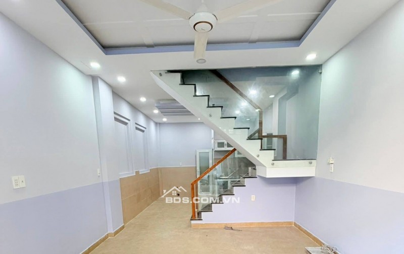 Bán nhà đẹp 2 tầng Nguyễn Bặc Tân Bình 35m2, sát chợ Phạm Văn Hai giá 5.5 tỷ TL