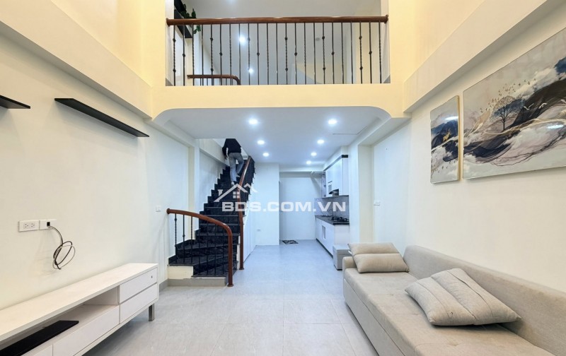 BÁN NHÀ CẦU GIẤY NGÕ THÔNG ĐẸP KHÔNG TÌ VẾT 36M 5 TẦNG LÔ GÓC 9.1 TỶ