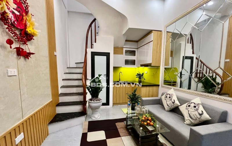 Nhà Đẹp Kinh Doanh, Lô Góc, Ngõ Quỳnh, Bạch Mai 14/20m, 5 tầng, giá 6,85 tỷ.