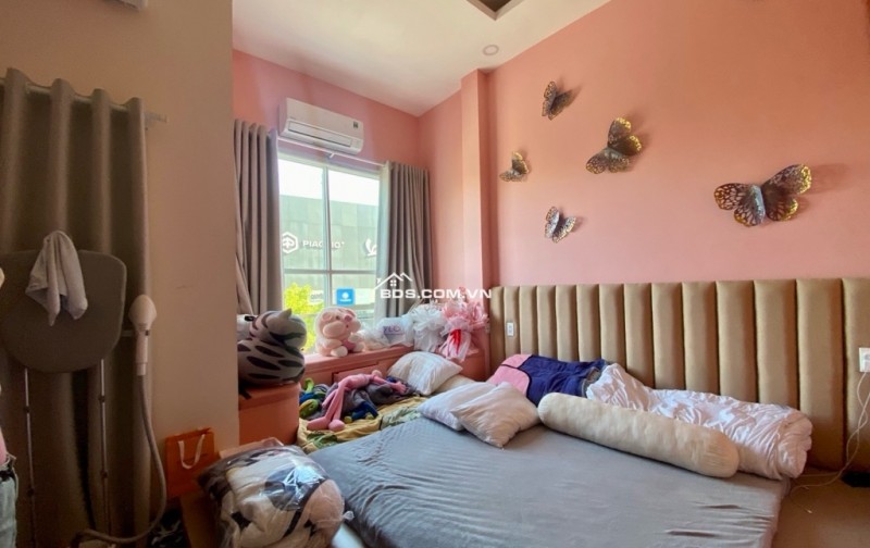 MẶT TIỀN KINH DOANH 5 TẦNG ĐƯỜNG NGUYỄN SƠN - KHU VIP KHÔNG VƯỚN CON LƯƠNG - DTSD 88M2 - 3PN - 3WC - TẶNG FULL NỘI THẤT - GIÁ 9 TỶ TL.,