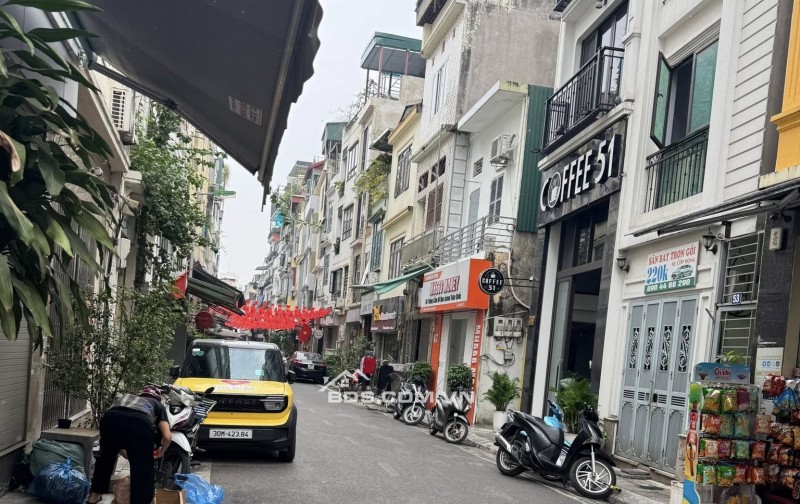 SIÊU CHẤT BÁN NHÀ BẠCH MAI 5,6TỶ 30M 5 TẦNG MT3,8M Ô TÔ BA GÁC ĐỖ CỬA NỘI THẤT ĐẸP