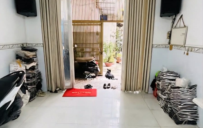 Bán nhà hẻm 4m Lạc Long Quân Tân Bình, 4x13.5m 3 tầng mới giá 6 tỷ 5 TL
