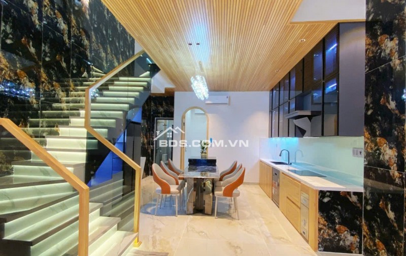 SIÊU PHẨM - Nhà 3 Tầng mặt tiền đường 7,5m Đinh Đức Thiện