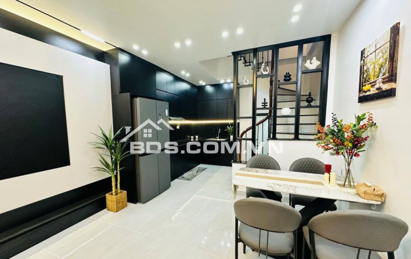 Nhà Đẹp Cự Lộc, Thanh Xuân 35m, 4 tầng, mt 4m, giá 10.95 tỷ.