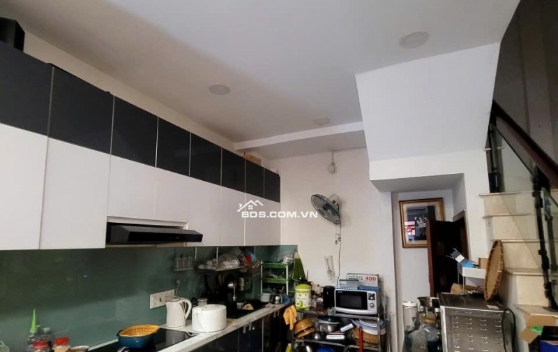 Bán nhà HXH Nguyễn Hiền Quận 3, 3.6x12m 4 tầng mới chỉ 10 tỷ