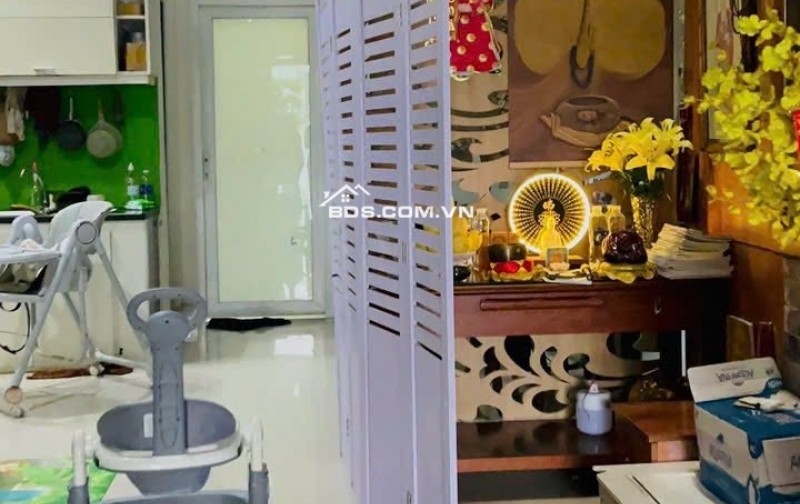 Bán nhà 3 tầng đường Nguyễn Xí -  Trục đường kinh doanh