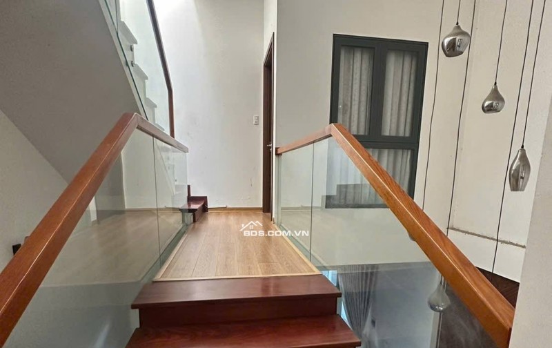 Bán nhà 3 tầng đường Hòa Phú 10 - VIEW công viên