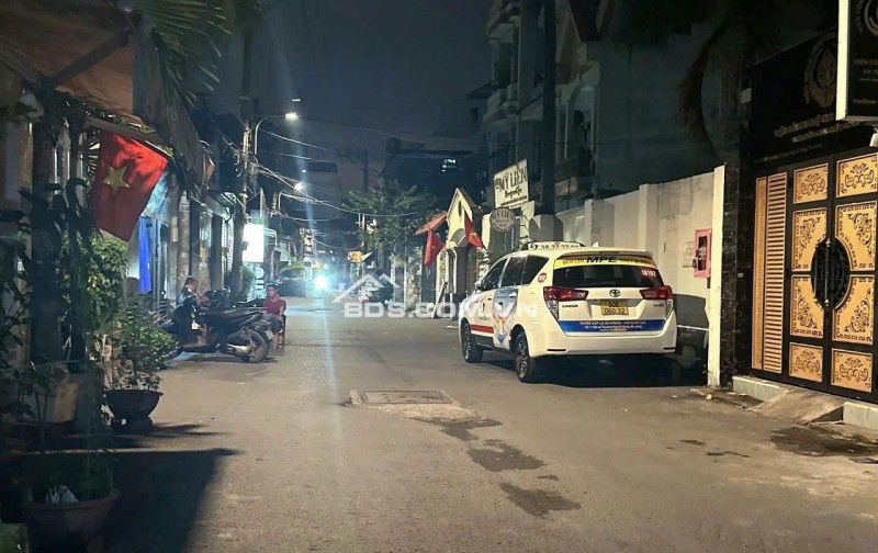 Bán CHDV hẻm 8m Quang Trung ngang 6.7m 134m2 6 lầu 21PN T.máy DT 115tr 26 tỷ gần chợ.