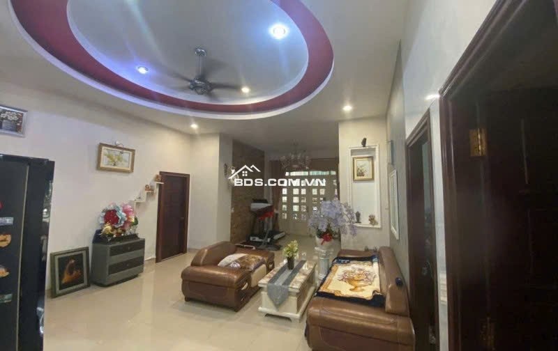 CHDV 11PN T.máy mặt tiền đường 14m Quang Trung 6 lầu 76m2 ngay Mercedes TN 50tr 16 tỷ hơn