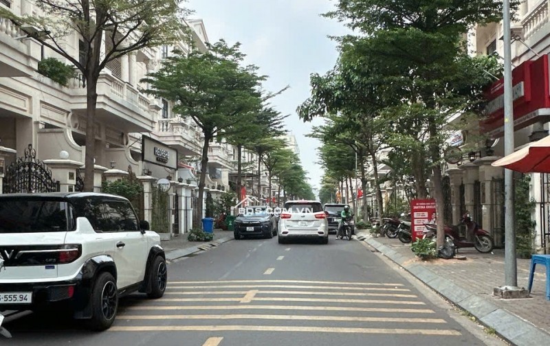 Nhà phố MTKD 5 lầu có hầm ngay KDC Cityland P10 ngang 5m 100m2 view Lotte mart 25 tỷ.