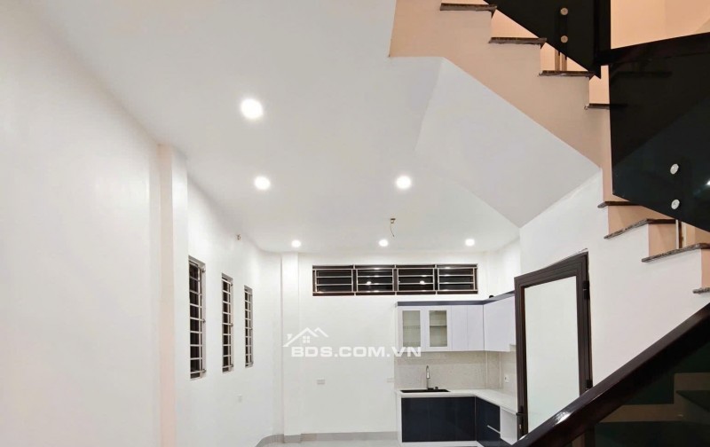 BÁN  NHÀ 3.25 TỶ 3 TẦNG 60M2 CÓ SÂN Ô TÔ NGÕ TRẦN NHÂN TÔNG