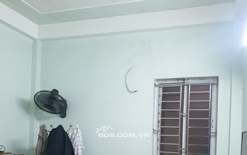 BÁN NHÀ DÂN XÂY 2.5 TỶ 3 TẦNG 65M2 ( ĐÔNG NAM ) NGÕ LÊ HỒNG PHONG