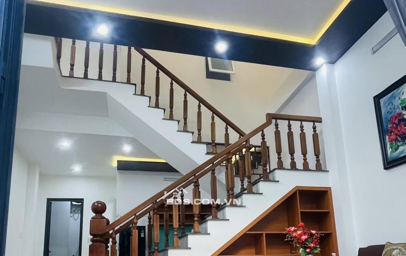 Nhà 2 tầng 2 mê kiệt Ô tô FULL nội thất Y hình  - gần đường chính TÔ HIỆU