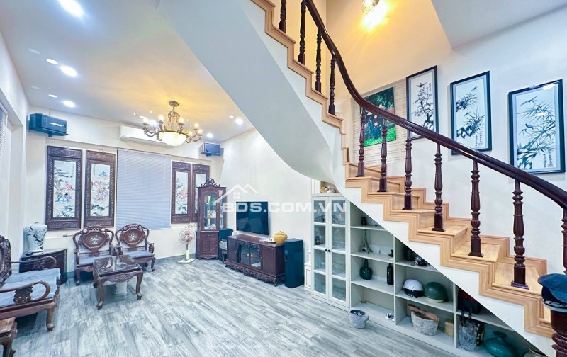 Nhà Đẹp Mặt Phố Thanh Đàm, Hoàng Mai 100/130m, 3 tầng, mt 9m, giá 19.8 tỷ