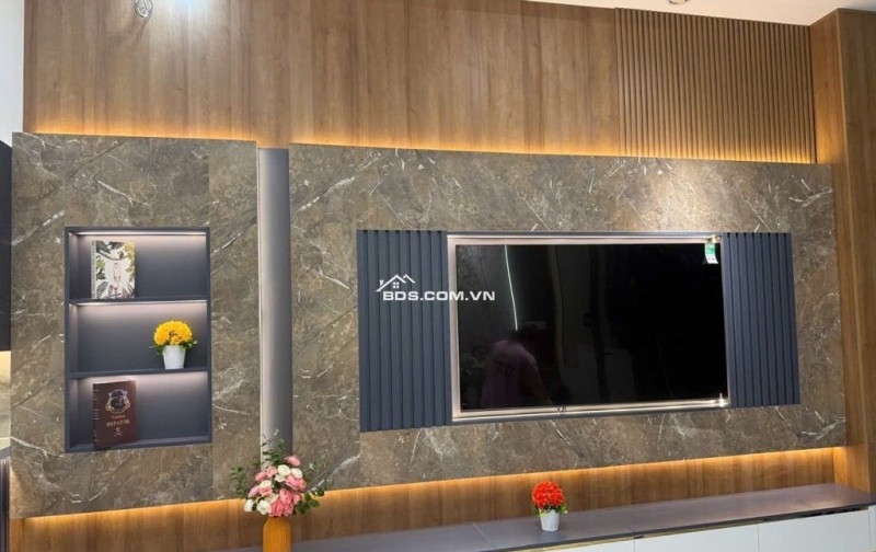 Bán nhà mới 3 tầng HXH Bùi Quang Là 70m2(5.4*13m) Sát chợ Phạm Văn Bạch nhỉnh 6tỷ