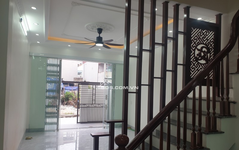 BÁN NHÀ 2.3 TỶ 3 TẦNG 57M2 ( ĐÔNG BẮC ) NGÕ RỘNG ĐIỆN BIÊN