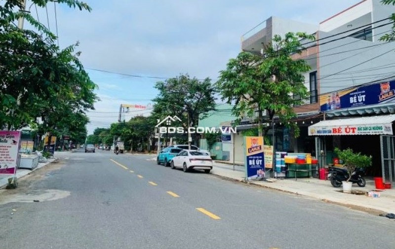 Bán đất đường Phùng Hưng - Đường 10,5m - Gần biển