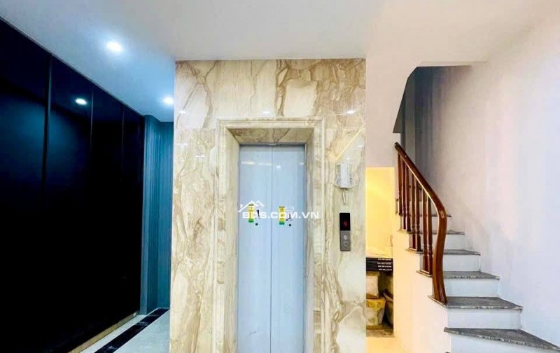 Bán Nhà Thang Máy, Hoa Lư, Hai Bà Trưng 38m, 5 tầng, mt 4.5m, giá 15 tỷ.