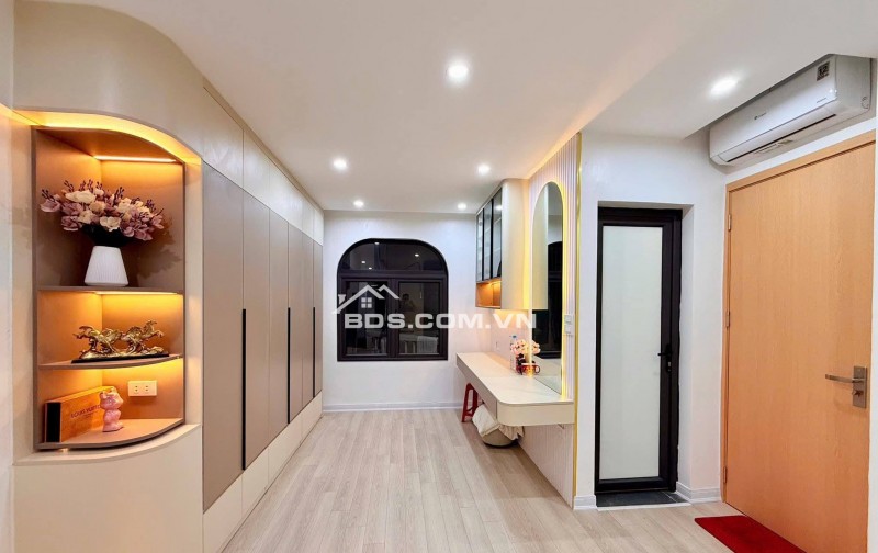 Nhà Đẹp Linh Quang, Đống Đa 31m, 5 tầng, mt 4m, giá 9.6 tỷ.