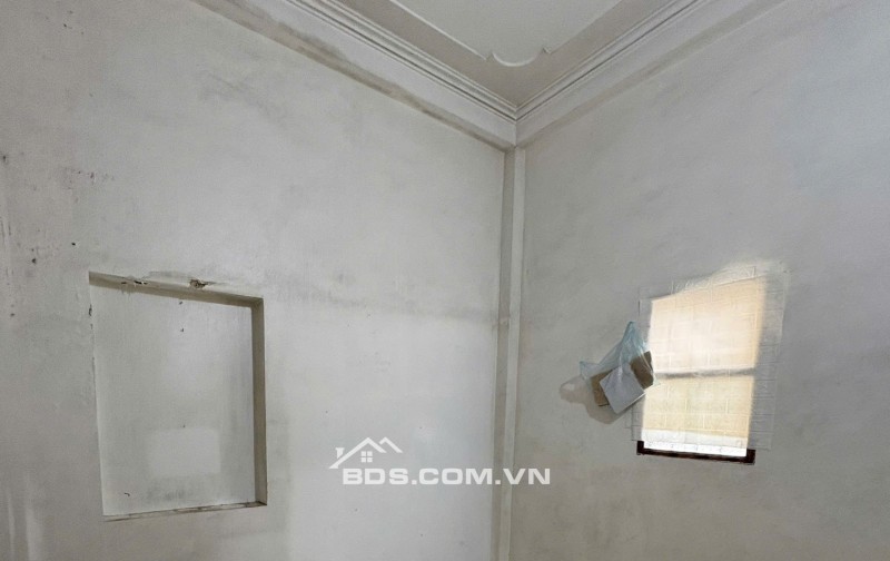 BÁN NHÀ 1.25 TỶ 2 TẦNG 23M2 ( TÂY NAM ) NGÕ NGẮN GIẢI PHÓNG