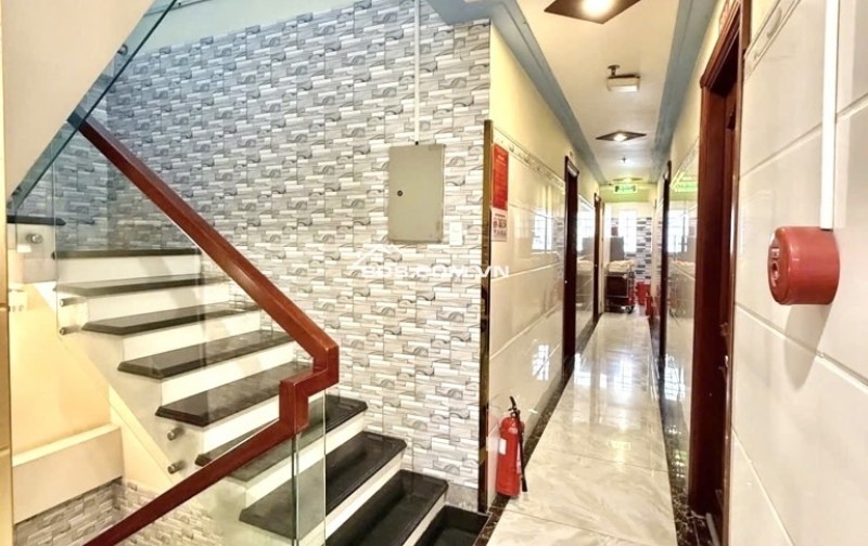 Giảm 12 tỷ còn 47 tỷ KS 8 lầu+hầm Nguyễn Thái Bình ngang 8m 184m2 gần Vincon Tân Bình.