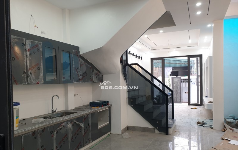 BÁN NHÀ ĐẸP 2.7 TỶ 3 TẦNG 72M2 ( ĐÔNG BẮC ) NGÕ NGẮN TRẦN HUY LIỆU