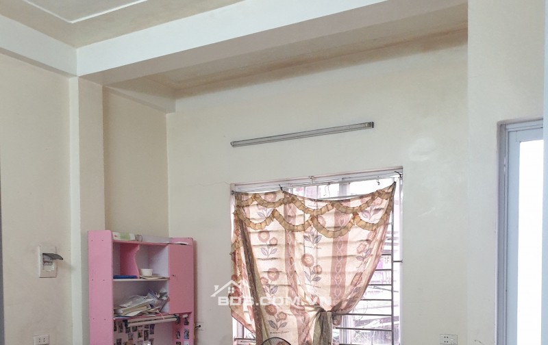 BÁN NHÀ DÂN XÂY 2.5 TỶ 3 TẦNG 65M2 ( ĐÔNG NAM ) NGÕ LÊ HỒNG PHONG