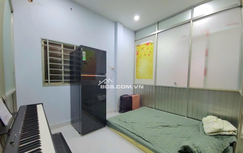 Bán nhà đẹp 2 tầng Ni Sư Huỳnh Liên Tân Bình, 4.1x13m 3PN giá chỉ 4.9 tỷ TL