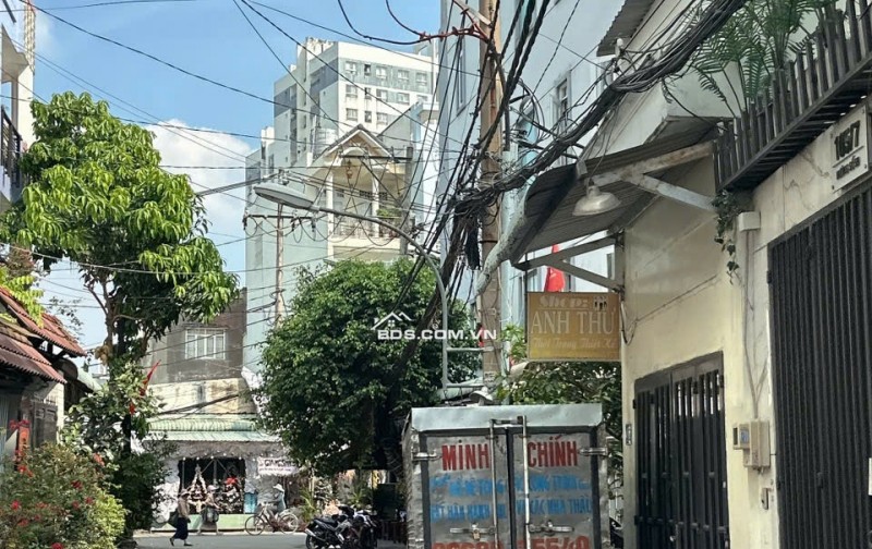 Bán nhà 3 tầng HXH Phan Huy Ích ngang 4x28 nở hậu tài lộc sát Emart tặng NT chỉ 6 tỷ.