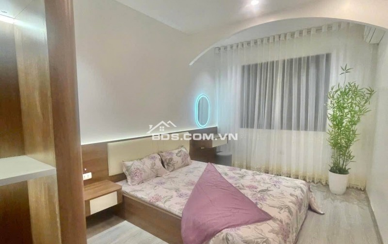 Nhà Đẹp Gần Phố Trương Định 28/30m, 4 tầng, mt 3.2m, giá 7.3 tỷ.