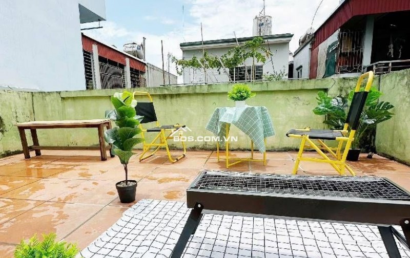 Bán nhà hiếm, Bắc Từ Liêm, lô góc 3 mặt thoáng, ô tô đỗ cửa, ở sướng, giá mê, ngay Học viện Tài Chính