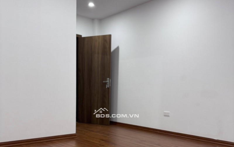 CHỈ 8,8 TỶ ĐỂ SỞ HỮU NHÀ MỚI 37M NẰM NGAY TRUNG TÂM QUẬN NAM TỪ LIÊM SÁT NGAY KHÁCH SẠN JW MARRIOT ĐỂ Ô TÔ THOẢI MÁI