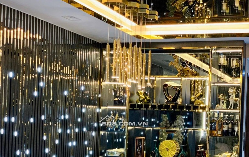 Bán Căn Chung Cư Cao Cấp Giải Phóng, Thanh Xuân, 111m, giá 10.5 Tỷ.