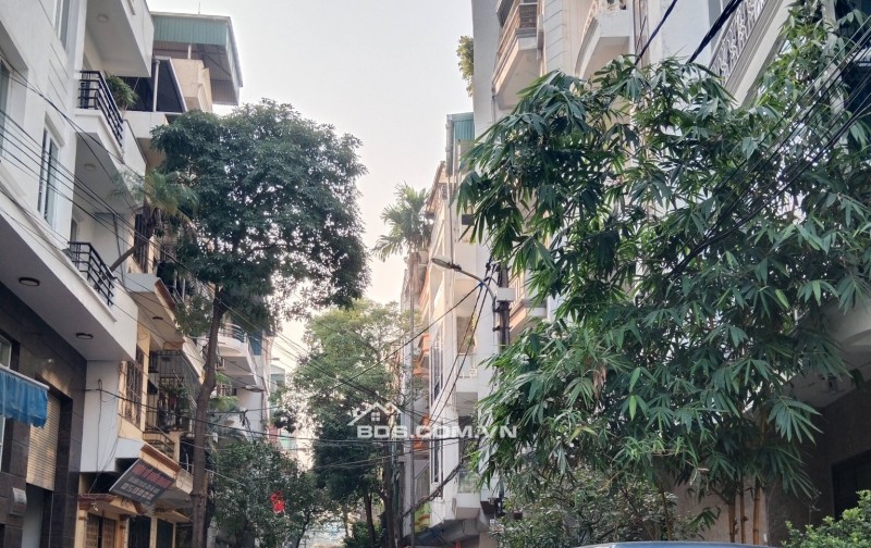 Bán Nhà Kinh Doanh Tam Trinh, Hoàng Mai 97m, 3 tầng, mt 7.5m, giá 33 Tỷ.