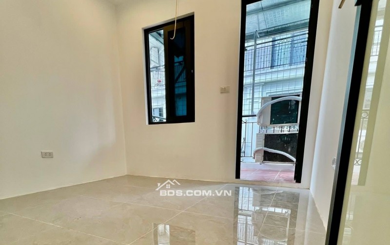 Nhà Đẹp Kinh Doanh, Lô Góc, Ngõ Quỳnh, Bạch Mai 14/20m, 5 tầng, giá 6,85 tỷ.