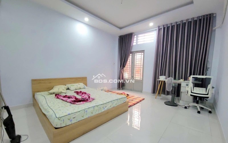 Bán nhà đẹp 2 tầng Ni Sư Huỳnh Liên Tân Bình, 4.1x13m 3PN giá chỉ 4.9 tỷ TL