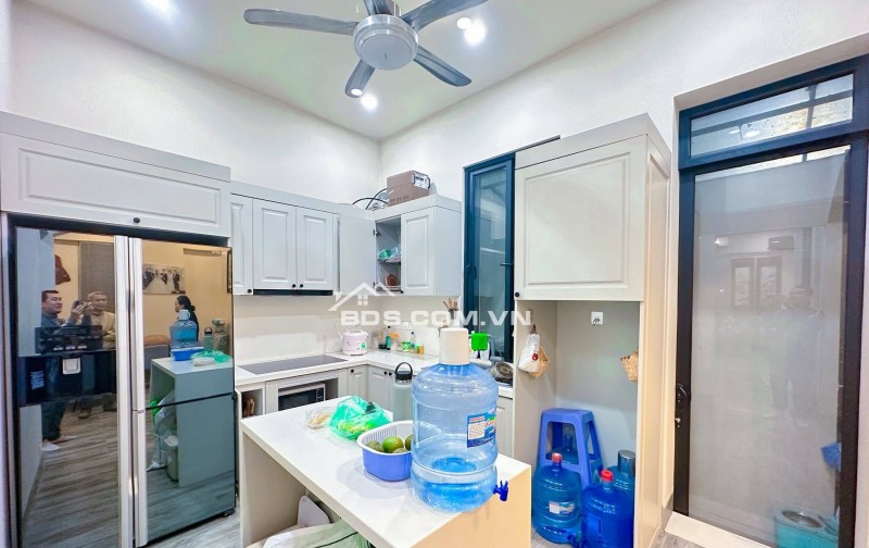 Nhà Đẹp Mặt Phố Thanh Đàm, Hoàng Mai 100/130m, 3 tầng, mt 9m, giá 19.8 tỷ