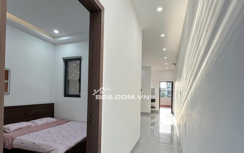 BÁN NHÀ 3 TẦNG 3 MÊ FULL NỘI THẤT MỚI KENG Y HÌNH