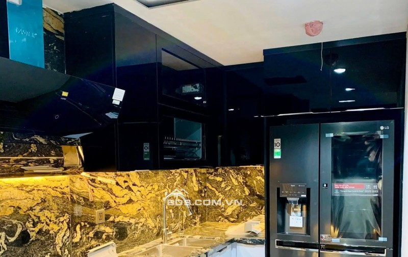 Bán Căn Chung Cư Cao Cấp Giải Phóng, Thanh Xuân, 111m, giá 10.5 Tỷ.