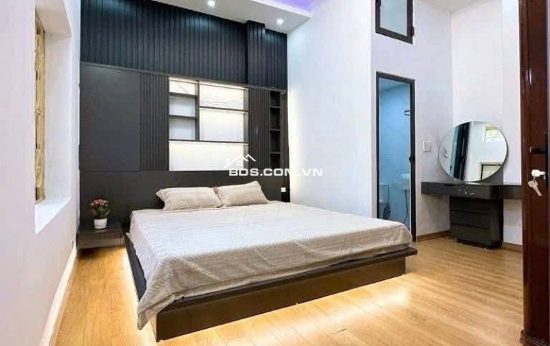 Bán Nhà Ở Luôn, Hồng Mai 26/30m, 4 tầng, mt 4.7m, giá 4.35 tỷ.