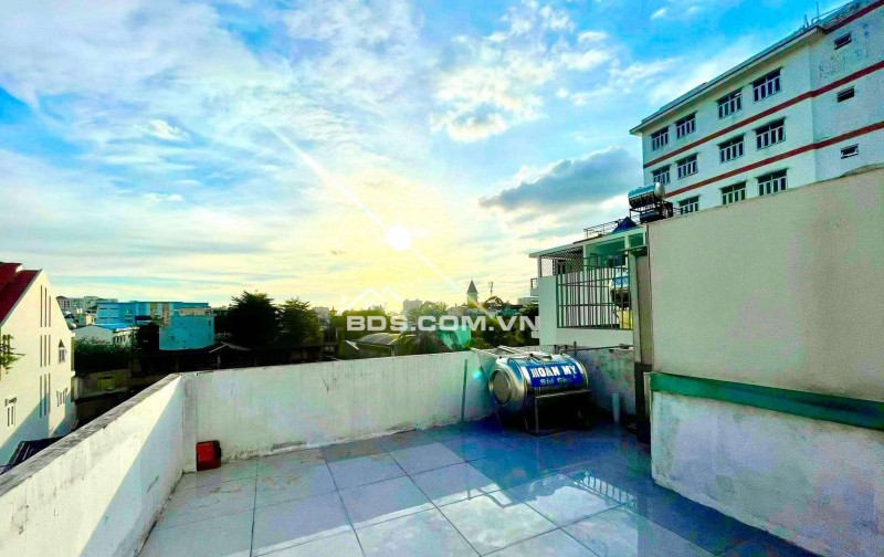 Bán nhà đẹp 4 tầng Lạc Long Quân Quận 11, 4PN dòng tiền 12tr/tháng giá 4.xx tỷ