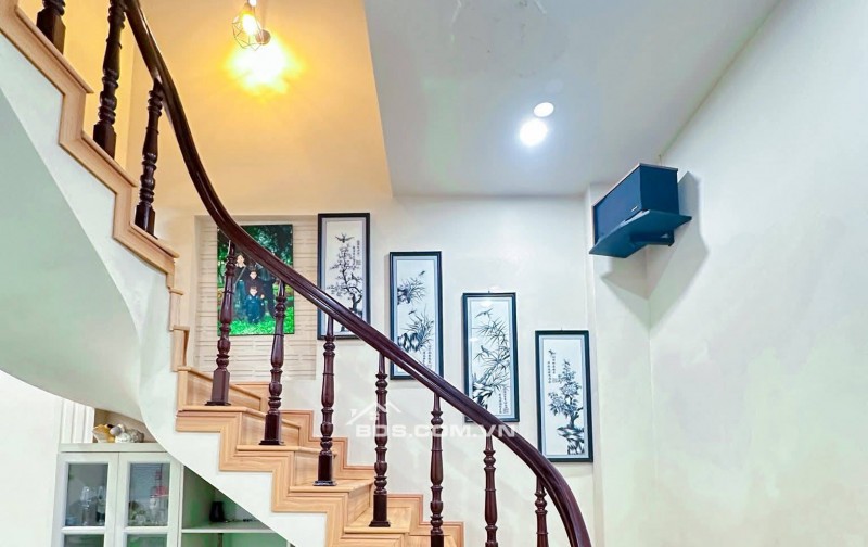 Nhà Đẹp Mặt Phố Thanh Đàm, Hoàng Mai 100/130m, 3 tầng, mt 9m, giá 19.8 tỷ