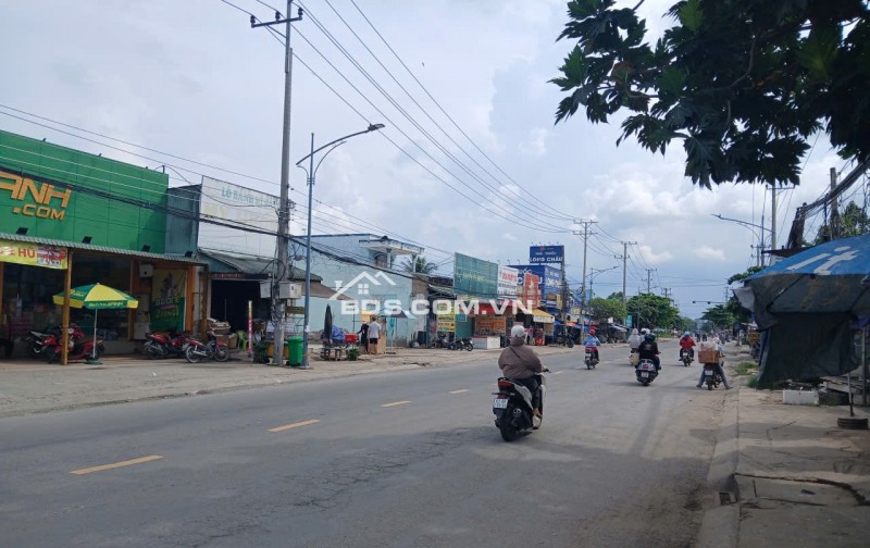 Nhà MỚI có sân đậu Ô tô. ĐÓN TẾT Gía RẤT TỐT-P.Trung An, Đồng Tháp.